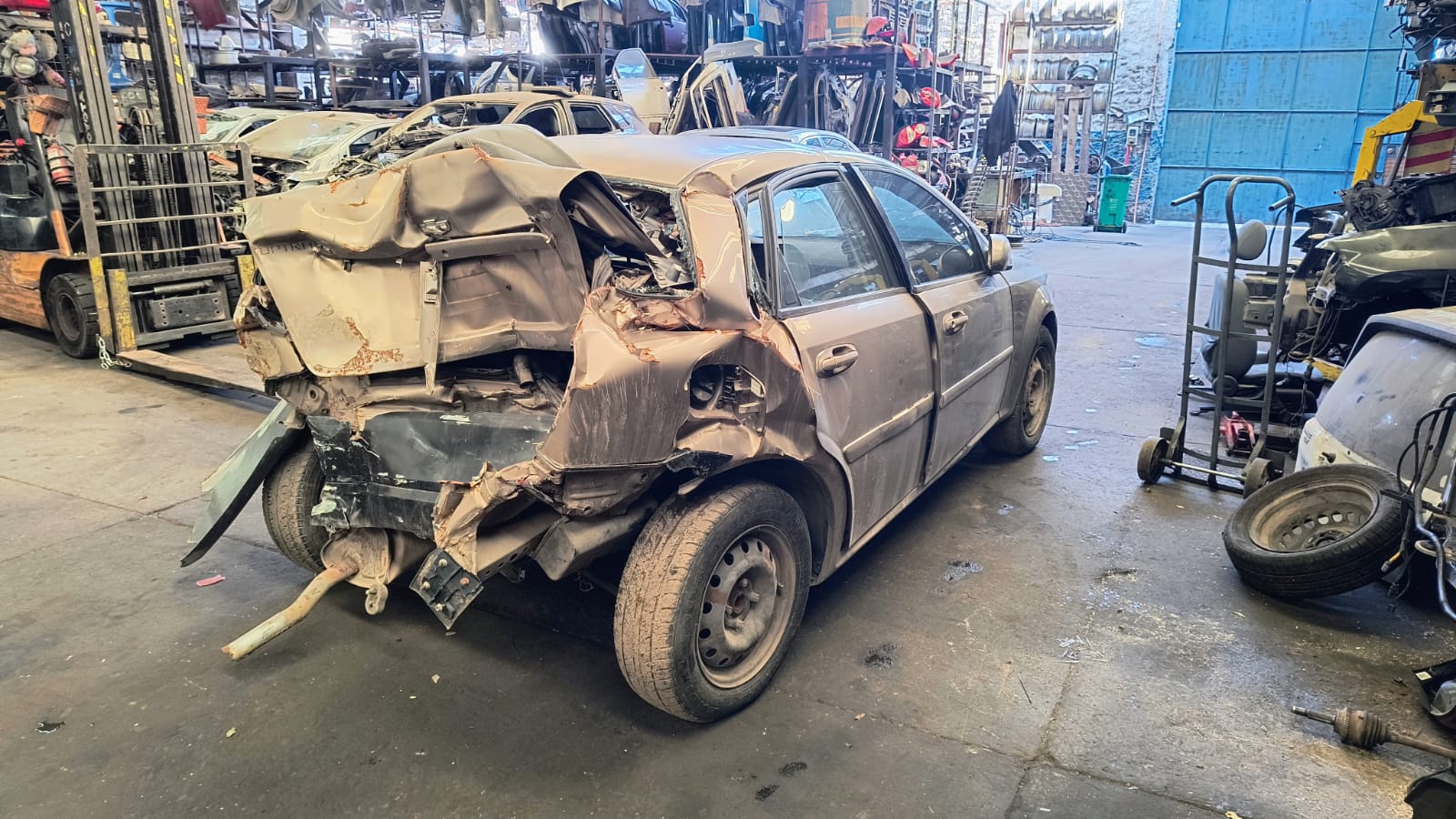 ESTANQUE ACUMULADOR DE AIRE Chevrolet OPTRA LS II 2004  USADO  EN DESARME